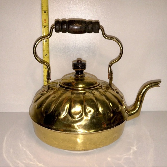 Antique Rare 1800’s Brass Tea Kettle With Wooden Handles - Picture 9 of 11